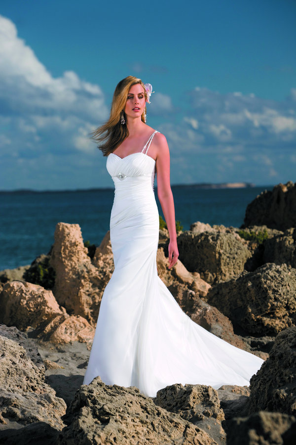 Orifashion HandmadeHandmade Beach Bridal Gown / Wedding Dress BE